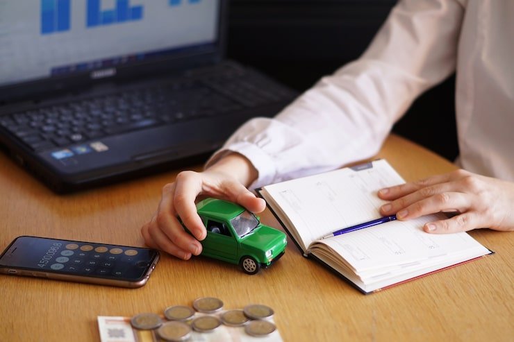 Impact of credit score on home and auto insurance rates and how it affects your premiums.